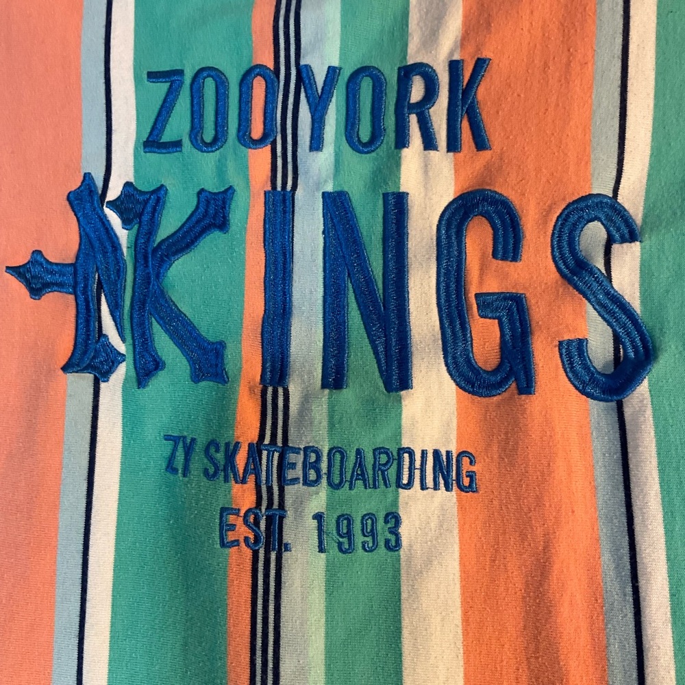 Zoo York Kings embroidered and stripped tee(Medium)